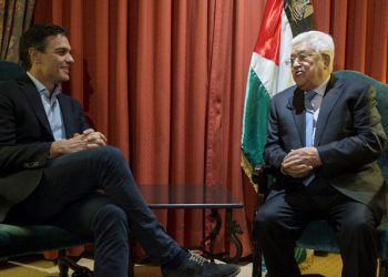 Sanchez, during his meeting with Palestinian President Mahmoud Abbas on November 21, 2017.