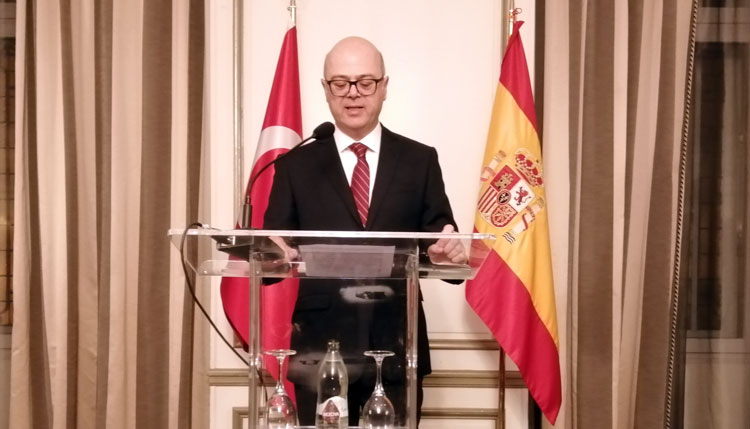 The ambassador of the Republic of Turkey, Cihad Erginay, addressed the audience in perfect Spanish.