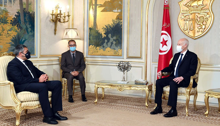 El secretario general de la OMT, Zurab Pololikashvili, durante su reunión con el presidente de Túnez, Kais Saied.