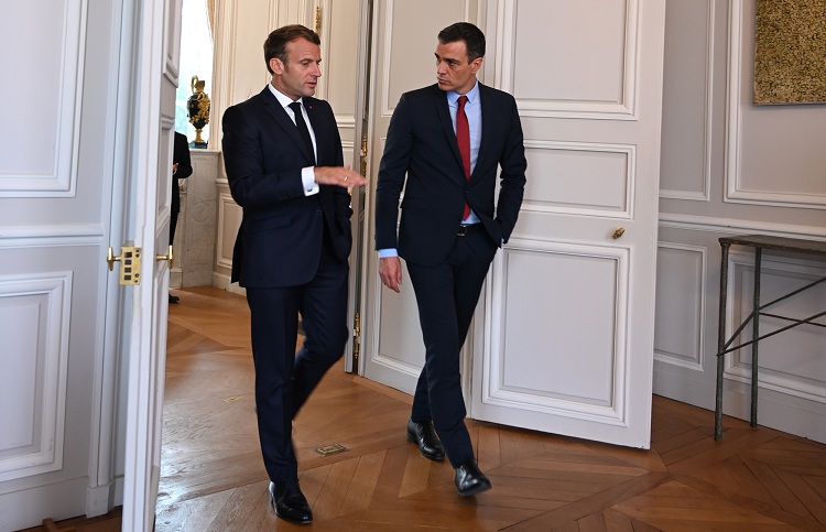 Meeting between Macron and Sánchez at the Elysee in July 2020. / Photo: Pool Moncloa/Borja Puig de la Bellacasa