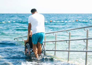 Con frecuencia los turistas con discapacidad se enfrentan a una serie de desafíos./ Foto: OMT