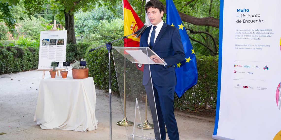 El embajador Daniel Azzopardi, durante su discurso./ Fotos: Julia Robles