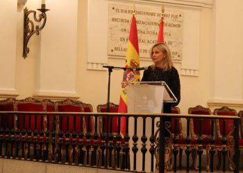 La embajadora de Hungría, Katalin Tóth, se dirigió a los asistentes a la recepción.