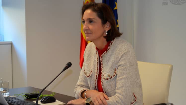 Minister Reyes Maroto during the meeting / Photo: Micontur