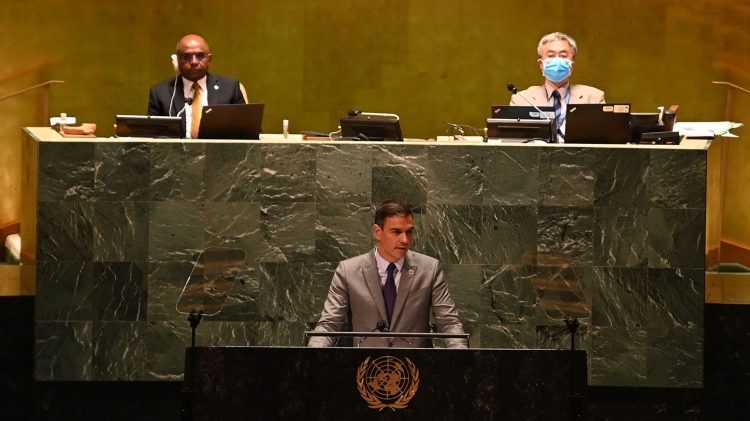 Pedro Sánchez addresses the 76th UN General Assembly. / Photo: Pool Moncloa/Borja Puig de la Bellacasa