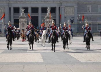 The Royal Guard escorts an ambassador at a credentials presentation ceremony / Photo: AR