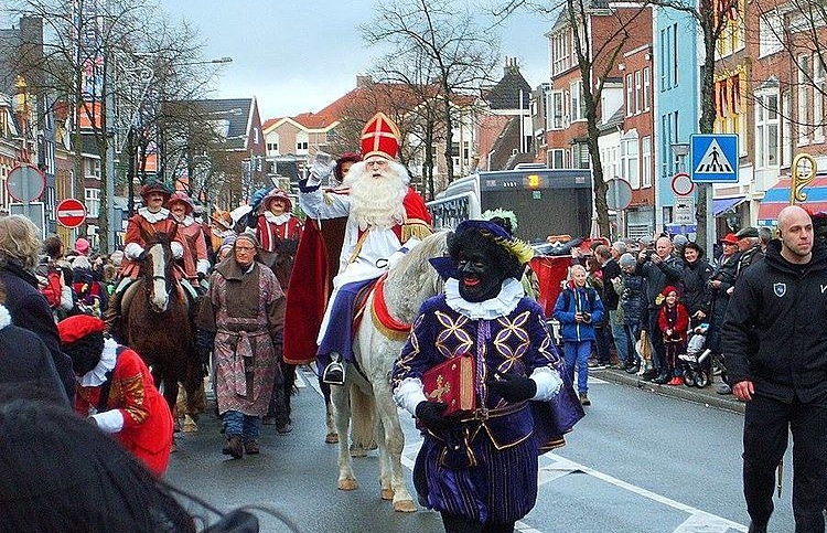 ‘Sinterklaas’ recorre las calles de Groningen. / Foto: Door Berkh, CC BY-SA 4.0, wikimedia