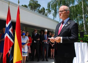 El embajador Nils Haugstveit, durante su discurso./ Fotos: AR