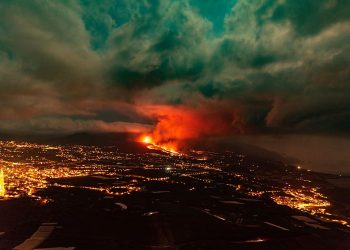 La erupción en la madrugada del 21 de septiembre. / Foto: Eduardo Robaina, CC BY-SA 3.0, https://commons.wikimedia.org