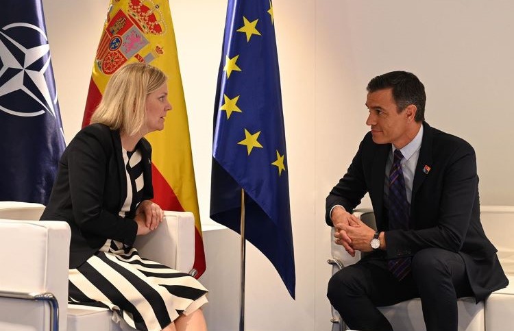 Pedro Sánchez con la primera ministra de Suecia, Magdalena Andersson. | Foto: Pool Moncloa/Borja Puig de la Bellacasa