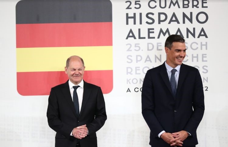 Olaf Scholz y Pedro Sánchez en la Cumbre de A Coruña. / Foto: Moncloa