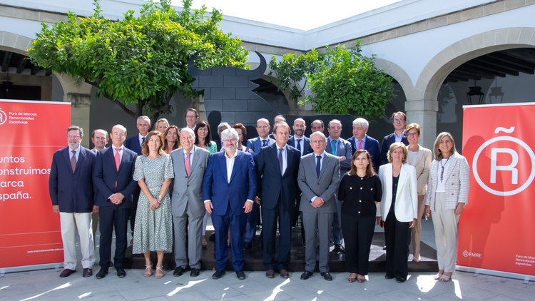 Group photo of the members of the jury./ Photo: FMRE