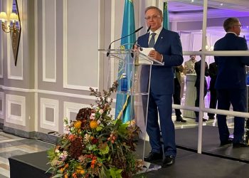 El embajador Konstantin Zhigalov, durante su discurso./ Fotos: AR