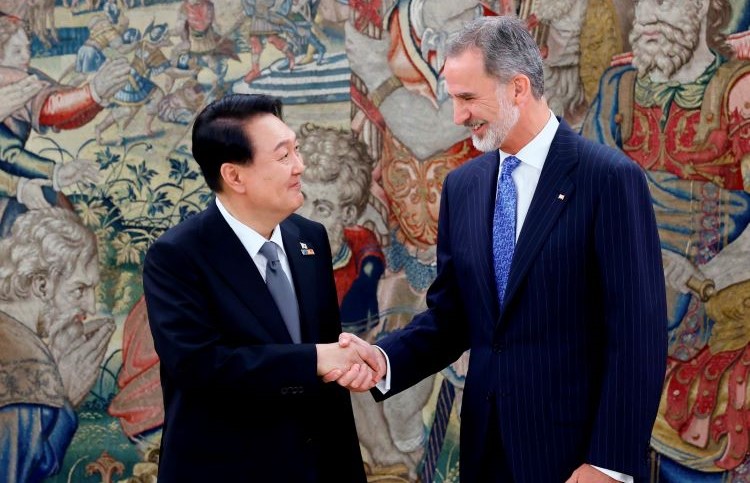El presidente Yoon Suk-yeol con el Rey durante su reciente visita a Madrid. / Foto: Casa Real