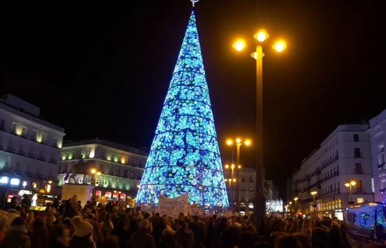 Árbol de Navidad en la Puerta del Sol en Madrid.