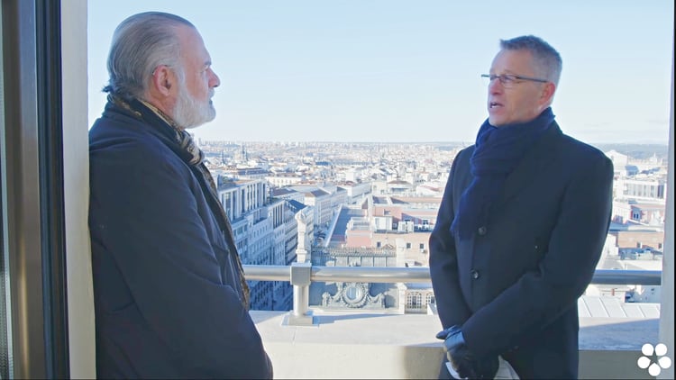 Teppo Tauriainen y Jesús González, en un momento de la entrevista./ Foto: Canal Europa