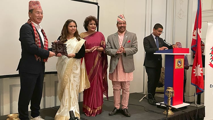 De izquierda a derecha, el representante de la OMT, la embajadora de Nepal, la presidenta de la Oficina de Turismo de Nepal y el presidente de NATTA./ Foto: AR