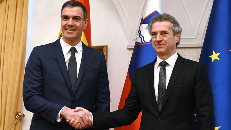 El presidente del Gobierno con el primer ministro esloveno, Robert Golob./ Foto: Pool Moncloa/Borja Puig de la Bellacasa