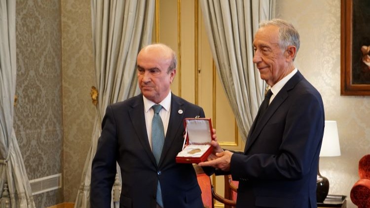 Jabonero y Rebelo de Sousa durante la entrega de la Medalla de Honor, / Foto: OEI