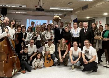 Integrantes de la comunidad húngara en Madrid. /Foto: Embajada de Hungría.