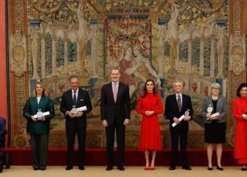 The King and Queen of Spain with the new Honorary Ambassadors of the Spain Brand / Photo: Royal Household