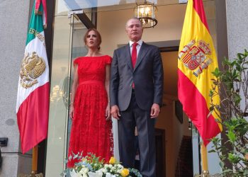 Mexican Ambassador Quirino Ordaz Coppel with his wife, Rosa Fuentes de Ordaz./ Photos: JDL.
