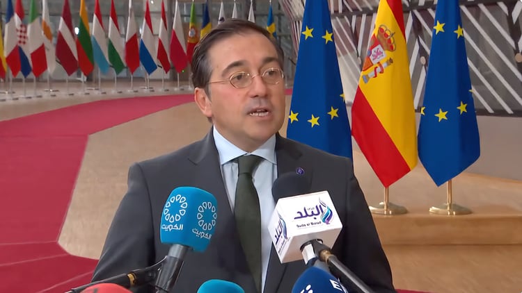 El ministro de Exteriores español habla con los medios tras el Consejo de Asuntos Generales.