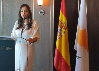 La embajadora de Chipre resaltó las buenas relaciones con España durante la recepción ofrecida con motivo de la Fiesta Nacional chipriota. /Fotos: JDL.