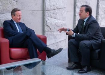 Cameron and Albares during their bilateral meeting. / Photo: MAEC