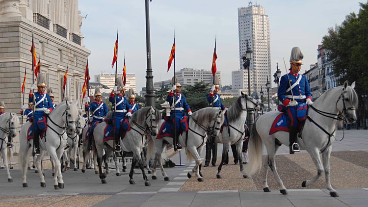 Escuadrón de escolta a caballo de la Guardia Real./ Foto: AR