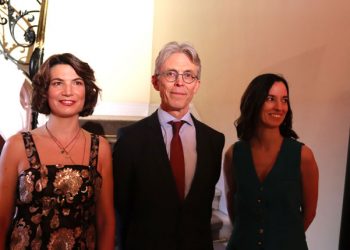 El embajador belga, Geert Cockx, junto a Delphine Tempels (izq.) y Valérie Moreau. /Fotos: Embajada de Bélgica.