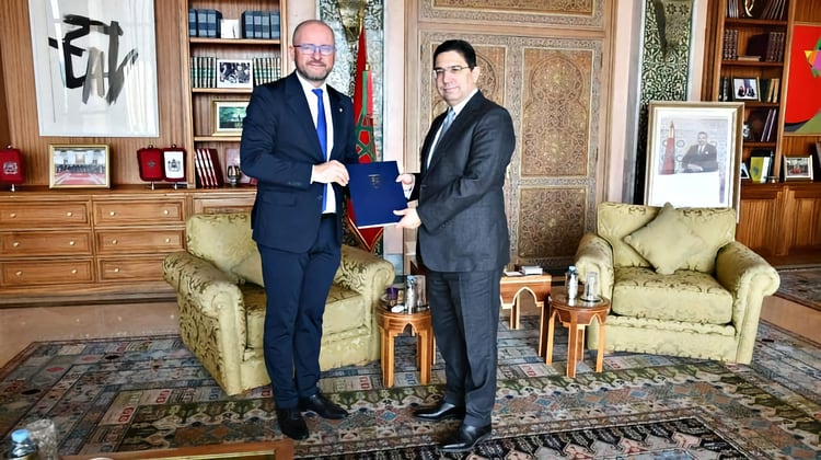 El embajador eslovaco con el ministro de Exteriores marroquí./ Foto: Facebook