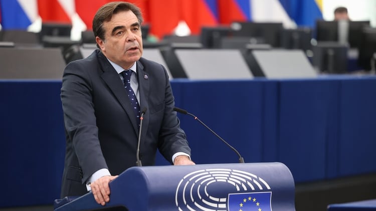 El vicepresidente de la Comisión Margaritis Schinas en su intervención en la Eurocámara./ Foto: Parlamento Europeo