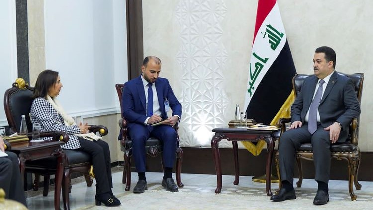 Margarita Robles con el primer ministro de Irak, Mohamed Shiá Al Sudani. / Foto: MDE
