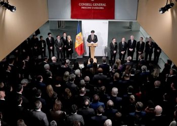 El sindic general de Andorra, Carles Ensenyat, ante los embajadores.